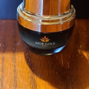 Lori gold cream